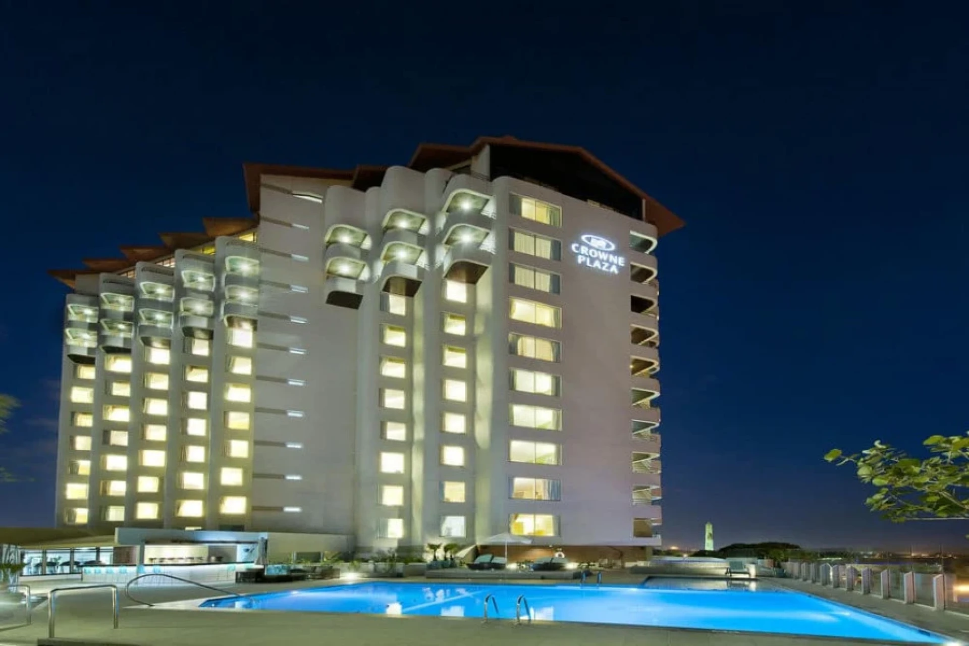 Atlantis World Casino at Crowne Plaza