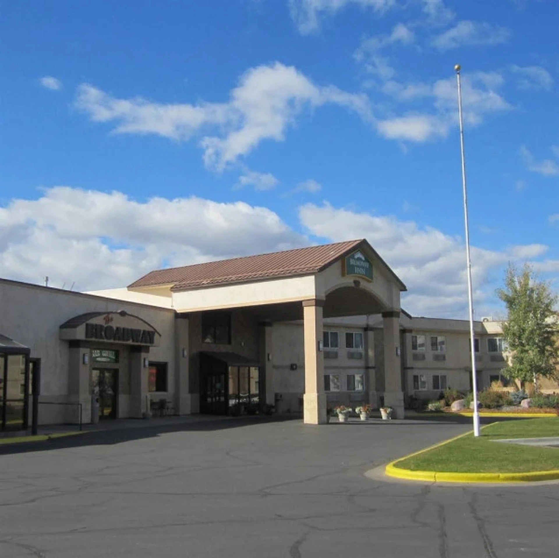 Broadway Bar, Grill & Casino