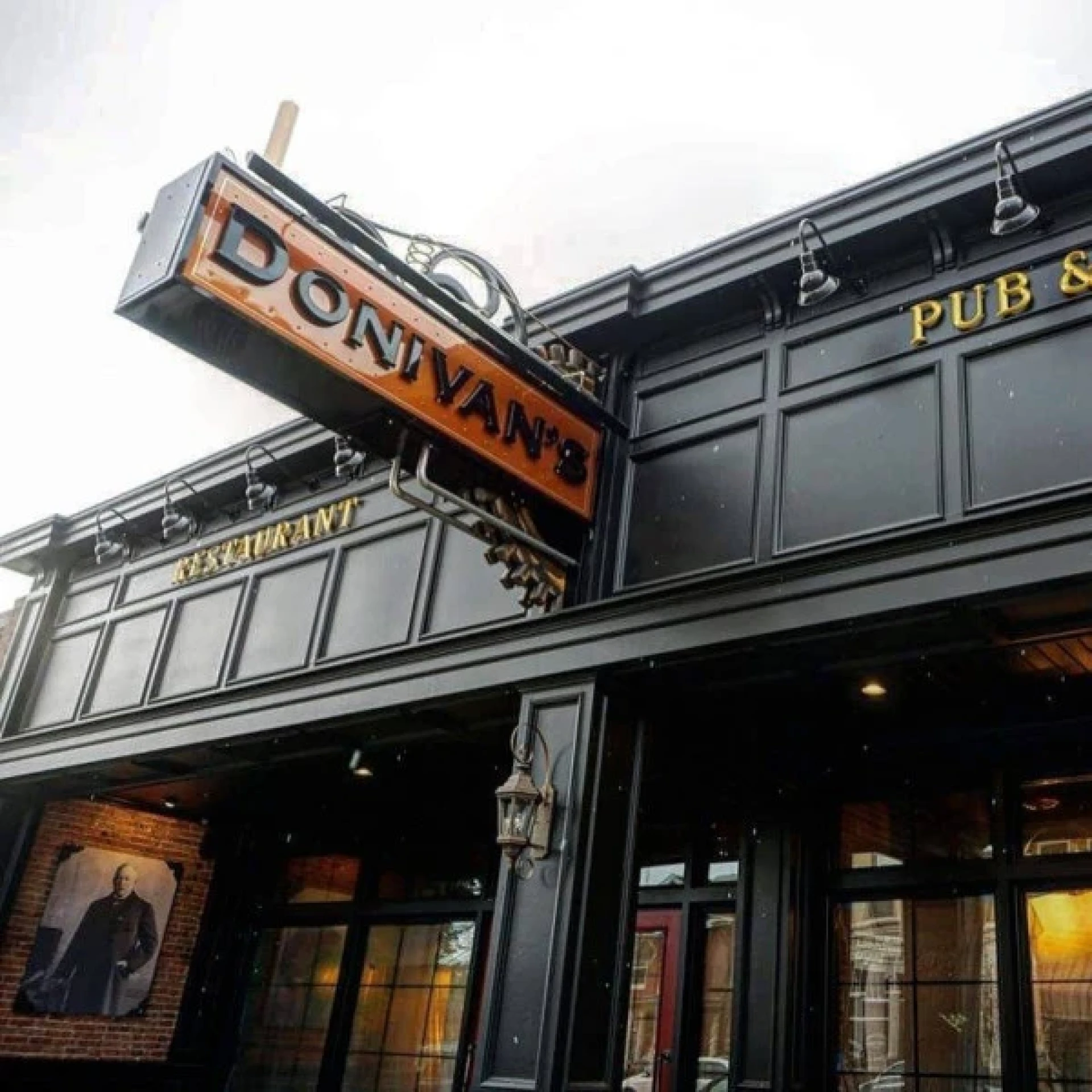 Donivan's Bar & Casino