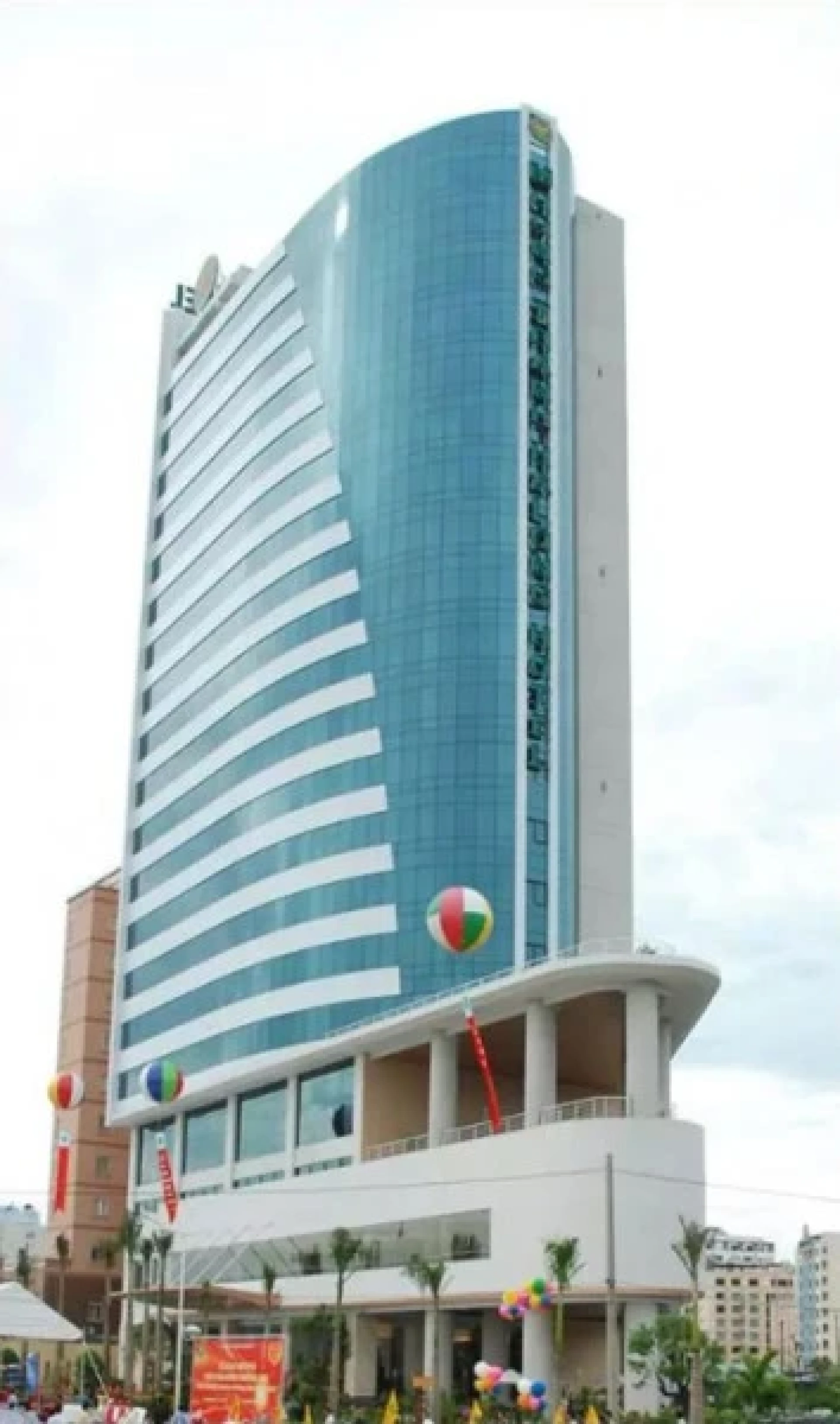 Hollywood One Club Ha Long Bay