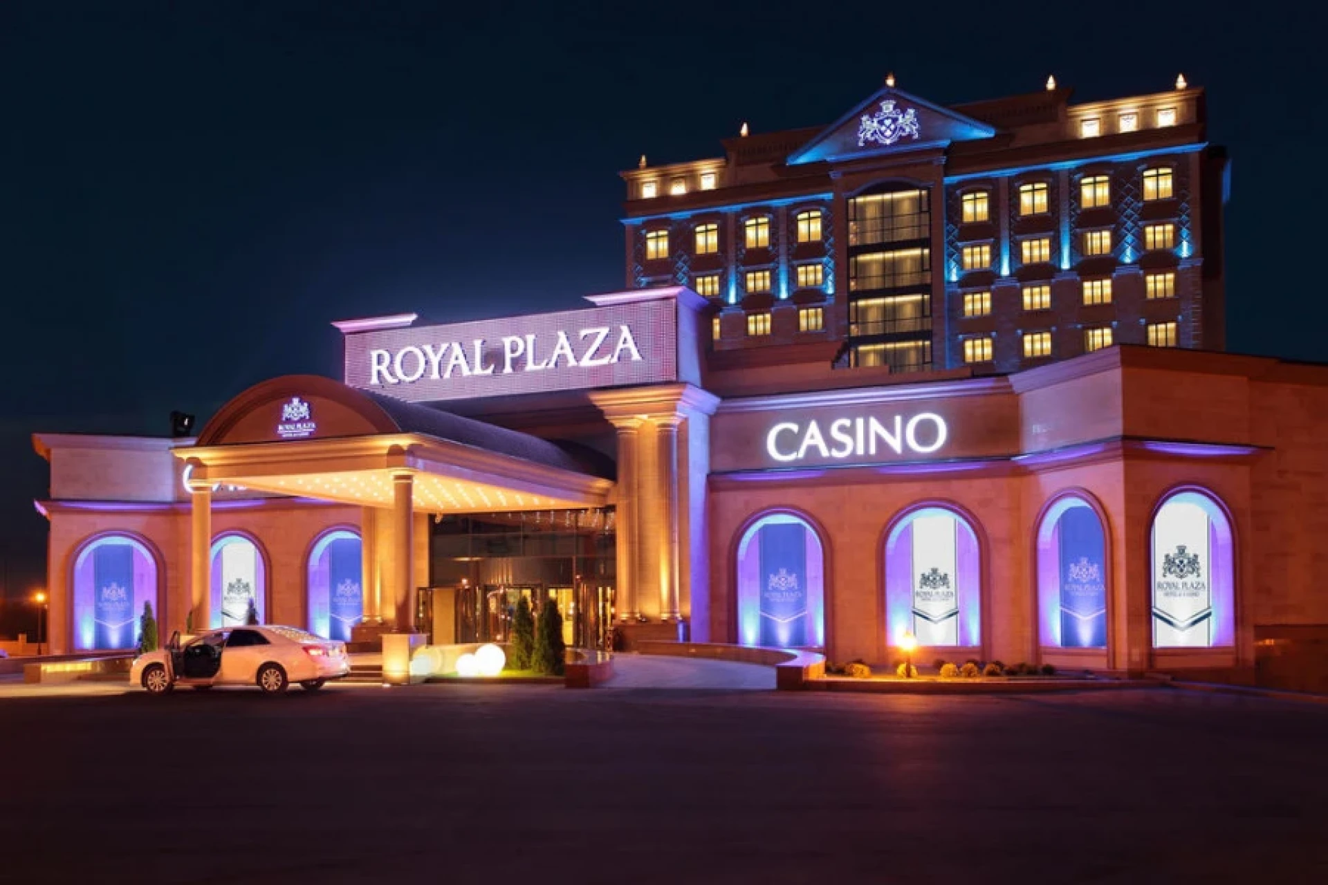 Royal Plaza Hotel & Casino