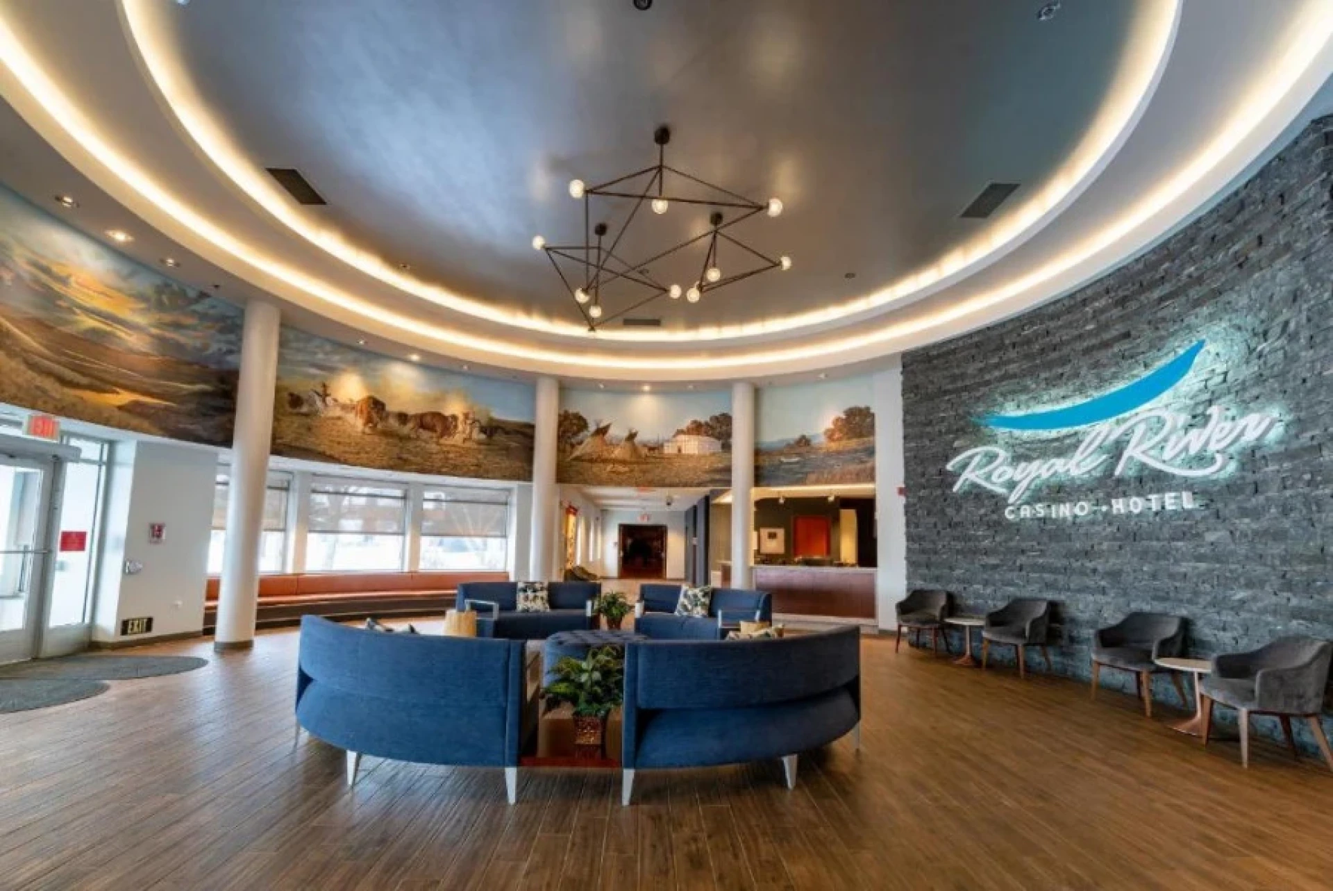 Royal River Casino & Hotel